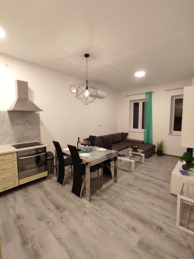 Apartment Ravnice Omiš Εξωτερικό φωτογραφία