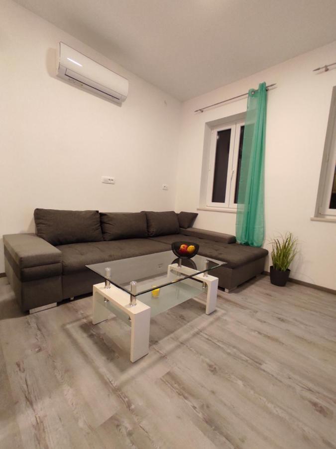 Apartment Ravnice Omiš Εξωτερικό φωτογραφία
